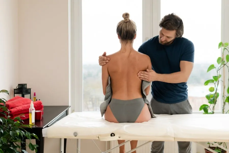 Quali sono le cure della scoliosi? Fisioterapia Scoliosi